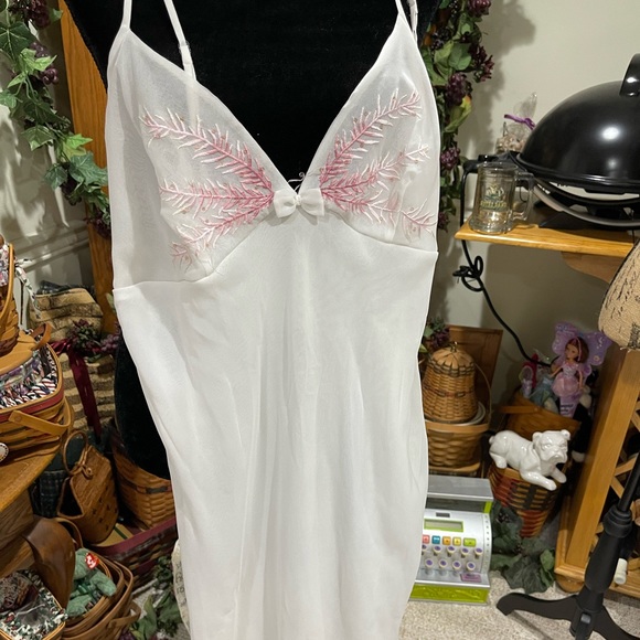 Carie Nightgown - Picture 1 of 5